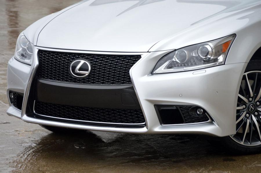  Lexus LS460 F-Sport AWD 2013 года  (фото 41 из 47)